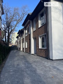Продаж 2 поверхового таунхауса з ділянкою на 1.5 сотки, 110 кв. м, 4 кімнати, на вул. Українська • ID 33839615