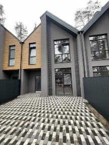 Продаж 2 поверхового таунхауса з ділянкою на 1.45 сотки, 107 кв. м, 4 кімнати, на вул. Сілезька • ID 33785201