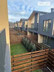 Продаж 2 поверхового таунхауса 118 кв. м, 3 кімнати, на вул. Спокійна 3 • ID 33769787