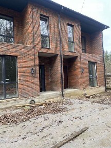 Продаж 2 поверхового таунхауса з ділянкою на 2.4 сотки, 120 кв. м, 4 кімнати, на вул. Інженерна • ID 33752378