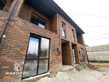 Продаж 2 поверхового таунхауса з ділянкою на 2 сотки, 120 кв. м, 3 кімнати, на вул. Виноградова • ID 33734712