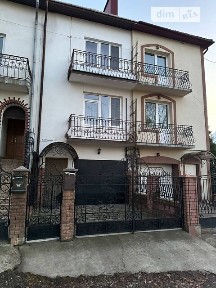 Продаж 3 поверхового таунхауса з ділянкою на 2 сотки, 230 кв. м, 4 кімнати, на вул. Черемшини Марка 12 • ID 33676206