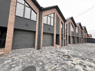 Продаж 2 поверхового таунхауса з ділянкою на 2 сотки, 135 кв. м, 3 кімнати, на вул. Традиційна 1 • ID 33668932