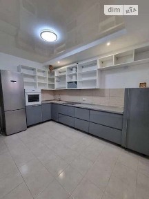 Продаж 3 поверхового таунхауса з ділянкою на 2 сотки, 148 кв. м, 5 кімнат, на вул. Мельника • ID 33667765