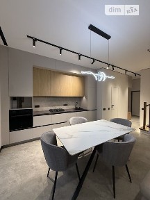 Продаж 2 поверхового таунхауса 80 кв. м, 3 кімнати, на вул. Сім'ї Шкарівських • ID 33659592