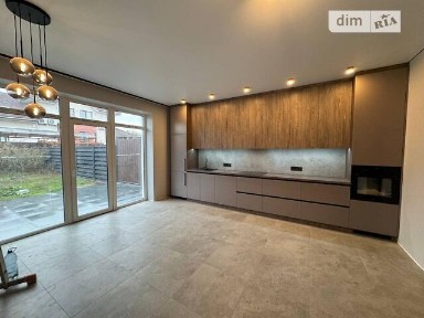 Продаж 2 поверхового таунхауса з ділянкою на 2 сотки, 109 кв. м, 4 кімнати, на вул. Виноградна 2 • ID 33646950