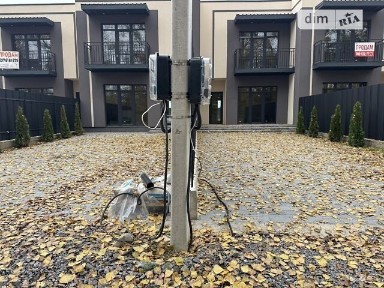 Продаж 2 поверхового таунхауса з ділянкою на 2.5 сотки, 115 кв. м, 3 кімнати, на вул. Зелена • ID 33636560