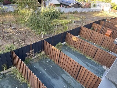 Продаж 3 поверхового таунхауса з ділянкою на 1 сотку, 96 кв. м, 4 кімнати, на вул. Живописна • ID 33612235