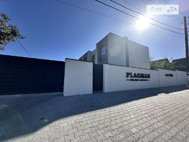 Продаж 2 поверхового таунхауса з ділянкою на 1.2 сотки, 83 кв. м, 3 кімнати, на вул. Паркова • ID 33541002