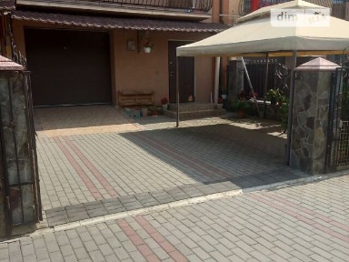 Продаж 3 поверхового таунхауса з ділянкою на 1 сотку, 201 кв. м, 2 кімнати, на 6-а вул. Приміська • ID 33389836
