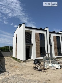 Продаж 2 поверхового таунхауса з ділянкою на 2.2 сотки, 100 кв. м, 4 кімнати, на вул. Кулика і Гудачека • ID 33188473