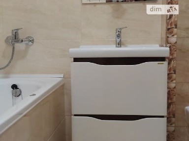 Продаж 3 поверхового таунхауса з ділянкою на 1.5 сотки, 170.8 кв. м, 5 кімнат, на вул. Овочева • ID 32605219