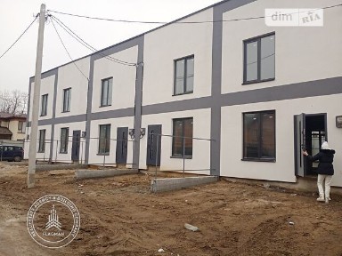 Продаж 2 поверхового таунхауса з ділянкою на 1.5 сотки, 73 кв. м, 3 кімнати, на вул. Незалежності • ID 32528202