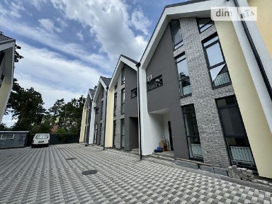 Продаж 2 поверхового таунхауса з ділянкою на 1.16 сотки, 95.1 кв. м, 4 кімнати, на вул. Садова • ID 32145848