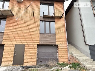 Продаж 2 поверхового таунхауса з ділянкою на 1.5 сотки, 150 кв. м, 4 кімнати, на вул. Івана Богуна • ID 31157429