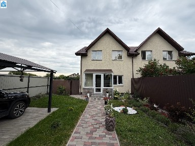 Продам таунхаус з ремонтом