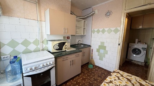 Продается 4 кк Космонавтов!