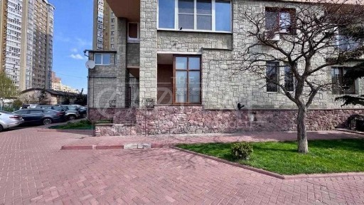 Продаж / Об'єкт сфери обслуговування Київ, Оболонський р-н, пр-т Володимира Івасюка, 12Д