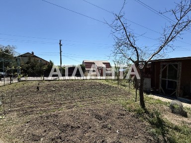 Продаётся просторный одноэтажный дом у озера в пригороде