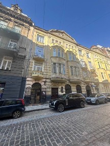 Продаж квартири у самому центрі Львова, на вул. Фредра біля готелю Нобіліс