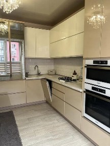 Продаж 2 кімн квартира 67 м² 4/10 вул. Богдана Хмельницького 168000$