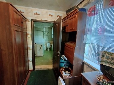 Продається просторий будинок 123м² на два окремих житла 6 cоток р-н Лиса Гора. Автономне опалення і всі необхідні комунікації. Гараж на 2 автомобілі