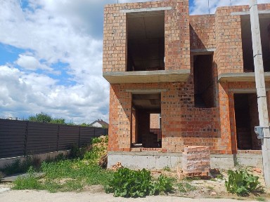Чудовий будинок-таунхаус у Рудно з власною землею без комісії для покупця!