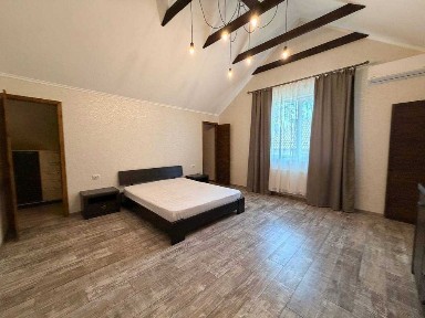 Оренда таунхауса район Центральнрго парку. Є генератор