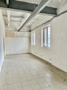 Власник, сдам примiщення 90 м2. пiд виробництво та iн., є ще варіанти