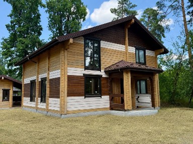 ПРОДАМ будинок із смерекового зруба та лазнею у лісовій частині БЕЗ КОМІСІЇ