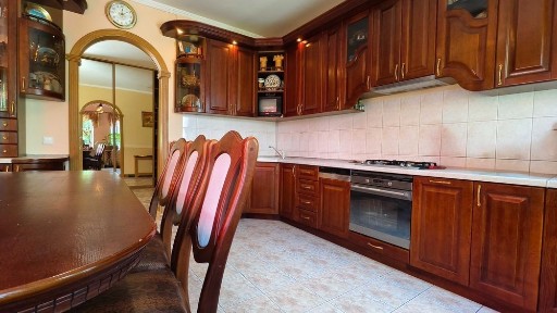 Просторий будинок 290м2 з ремонтом в курортному Ворзелі! 4 кімнати, 15 соток, сауна, автонавіс, гараж! Податки- МІНІМАЛЬНІ.