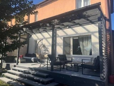 Продаж 3 поверхового таунхауса з ділянкою на 3 сотки, 123 кв. м, 3 кімнати, на вул. Перемоги • ID 33635213