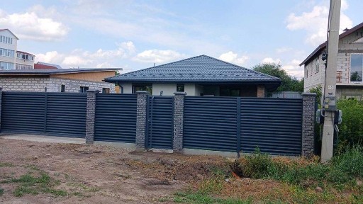 Продаж 1 поверхового будинку з опаленням і ділянкою на 4 сотки, 100 кв. м, 3 кімнати, на вул. Приозерна • ID 34548950