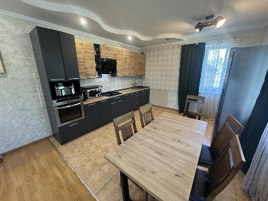 Продаж будинку з ремонтом 226 м² та цоколем, з газом і сауною, с. Рожни, СТ «Трудовик»