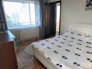 Київ, Дніпровська наб., 7А