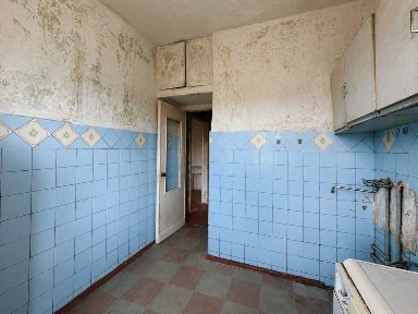 Київ, Будівельників вул., 8