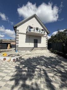 Продам сучасний будинок з ремонтом в районі Балашівки !