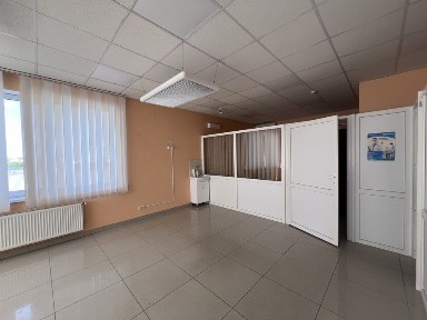Здам Лезнево ( бувший Економ) приміщення з окремим виходом