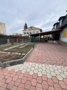 Продається великий двоповерховий будинок у районі 16 школи