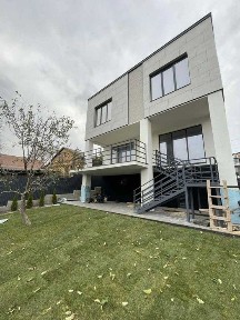 Котедж 320м. кв, 6 соток, Голосієво, вул. Листопадна