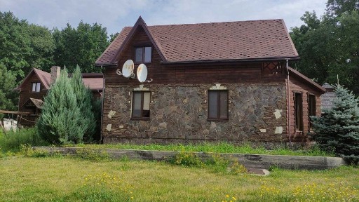 Продам усадьбу в Орловщине (3 дома на участке 40 соток) бассейн, беседка, камин