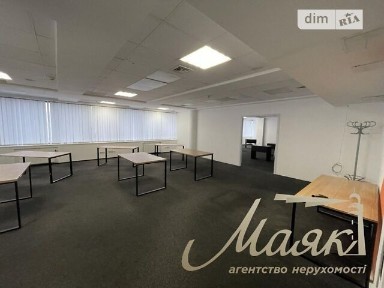 Володимирська вулиця, мікрорайон Печерськ, район Печерський, Київ, метро Площа Українських Героїв (Льва Толстого), вул. Володимирська 77А, приміщень - 7, поверх - 4 • ID 31298503