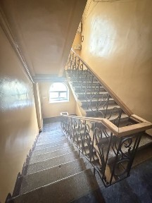 Продам 2х. комнт. квартру на ул. Пастера. Центр.