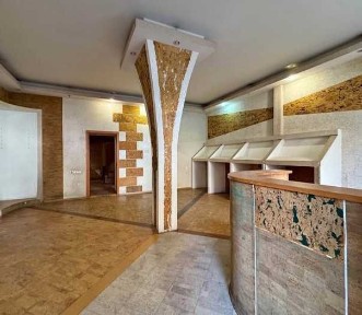 Фасадное коммерческое помещение 90 кв. м на ул. Новосельского