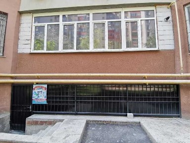 Продам помещение в полуцоколе -60 кв. м. под любой вид бизнеса- не фасад- ул. Заболотного