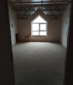 Продаж 2к квартири 77 кв. м на вул. Глибока