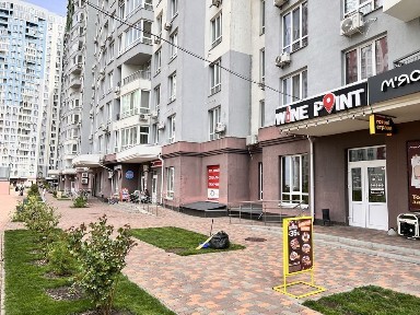 Оренда фасадного приміщення 108м2/Каховська/ЖК/2 входи/великій трафік