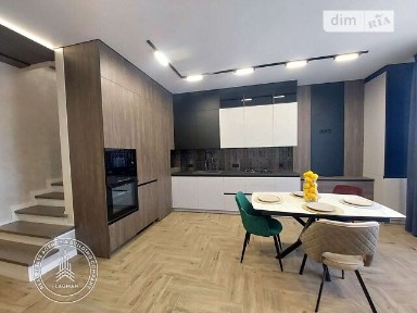 Продаж 2 поверхового таунхауса з ділянкою на 2 сотки, 115 кв. м, 3 кімнати, на вул. Мирна • ID 34582052