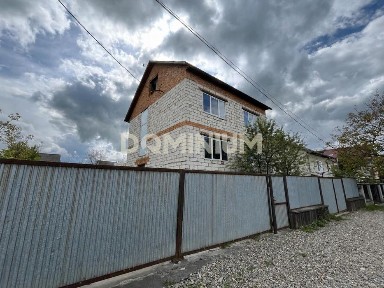 Продається будинок в м. Тячів