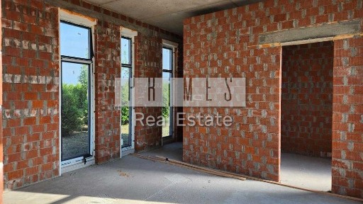 Продаж 3к будинку з частковим ремонтом, КМ Gran Montana, Гора